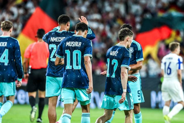 Fussball, UEFA Länderspiel Freundschaftsspiel Deutschland - Finnland 31.05.2026, MEWA Arena Torjubel Deutschland nach dem Tor zum 4-0 durch Jamal Musiala (Deutschland, 10) die Spieler freuen sich Mainz MEWA Arena Rheinland-Pfalz Deutschland