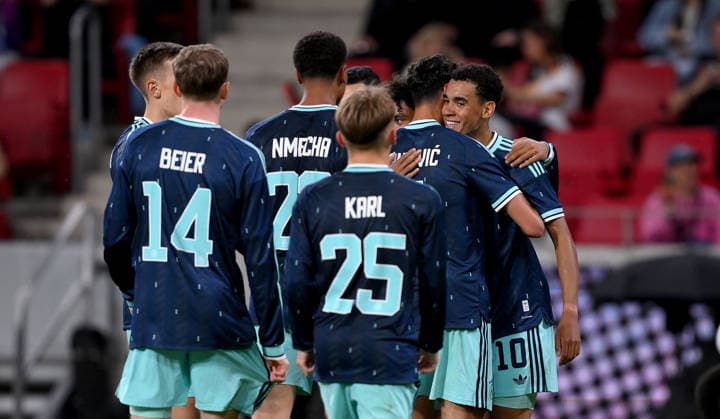Fussball International Testspiel WM 2026 in Mainz Deutschland - Finnland 31.05.2026 Jubel Deutschland nach dem Tor zum 4 - 0, v. li., Aleksandar Pavlovic mit dem Torschuetzen Jamal Musiala