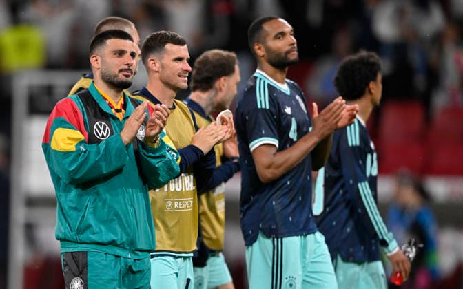 nach Spielende: Spieler bedanken sich bei Fans Zuschauer Deniz Undav GER (26) Pascal Gross GER (13) David Raum GER (22) Jonathan Tah GER (04) DFB Laenderspiel Deutschland GER vs Finnland FIN Freundschaftsspiel Testspiel am 31.05.2026 DFL REGULATIONS PROHIBIT ANY USE OF PHOTOGRAPHS AS IMAGE SEQUENCES AND OR QUASI-VIDEO DFB Laenderspiel Deutschland GER vs Finnland FIN