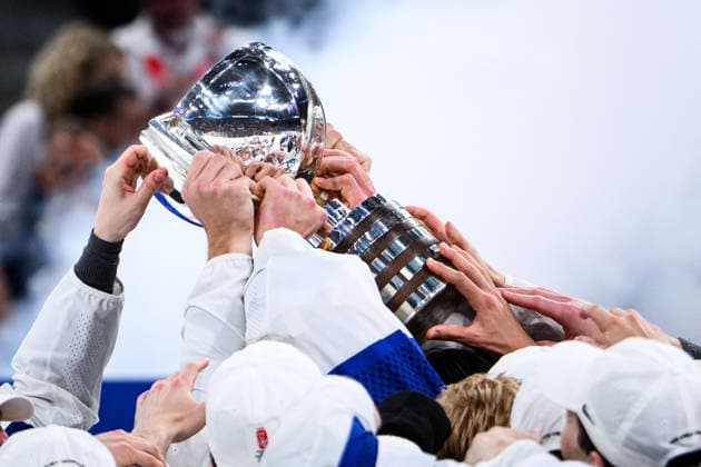 260531 Players of Finland celebrate with the trophy after the 2026 IIHF Ice hockey, Eishockey World Championship, WM, Weltmeisterschaft final between Switzerland and Finland on May 31, 2026 in Zürich. Photo: Jesper Zerman BILDBYRAN kod JZ JZ0742 ishockey ice hockey ishockey-vm 2026 vm 2026 iihf world championship final switzerland schweiz finland bbeng jubel Copyright: JESPERxZERMAN BB260531JZ238
