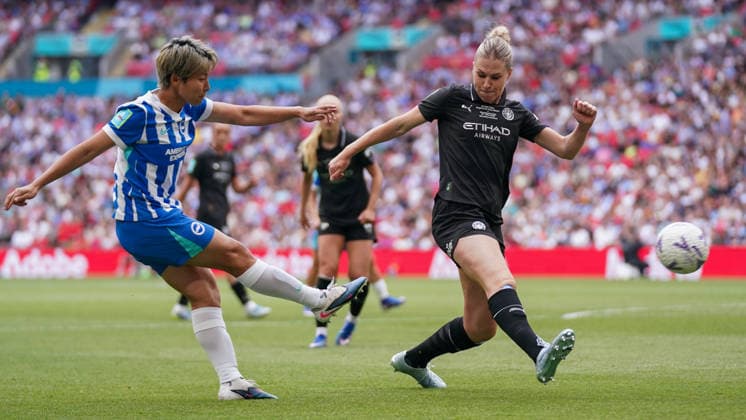 Brighton & Hove Albion Women v Manchester City Women, Women s FA Cup Final Kiko Seike of Brighton & Hove Albion under pressure from Rebecca Knaak of Manchester City during the Brighton & Hove Albion Women v Manchester City Women, Adobe Women s FA Cup Final at Wembley Stadium, London, England on 31 May 2026 Credit: Dylan Hepworth Every Second Media Editorial use only. All images are copyright Every Second Media Limited. No images may be reproduced without prior permission. Copyright: xIMAGO EveryxSecondxMediax ESM-2018-0116 DylanxHepworthx xEveryxSecondxMediax