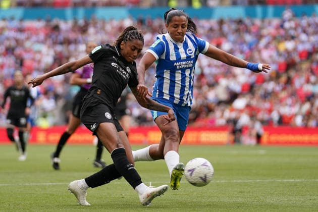 Brighton & Hove Albion Women v Manchester City Women, Women s FA Cup Final Kerolin of Manchester City under pressure from Manuela Vanegas of Brighton & Hove Albion during the Brighton & Hove Albion Women v Manchester City Women, Adobe Women s FA Cup Final at Wembley Stadium, London, England on 31 May 2026 Credit: Dylan Hepworth Every Second Media Editorial use only. All images are copyright Every Second Media Limited. No images may be reproduced without prior permission. Copyright: xIMAGO EveryxSecondxMediax ESM-2018-0117 DylanxHepworthx xEveryxSecondxMediax