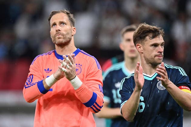 Schlussjubel, jubelnd, Jubel, Begeisterung, Freude, Emotion Torwart Oliver BAUMANN (GER) und Joshua KIMMICH (GER) Deutschland (GER) - Finnland (FIN) 4-0 Fussball Laenderspiel,Freundschaftsspiel, am 3105.2026, Mewa Arena Mainz Deutschland. UEFA regulations prohibit any use of photographs as image sequences and or quasi-video Â