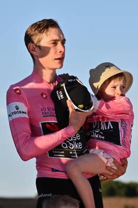 CYCLING - Giro d Italia - Rome - Rome Photo by IPA ABACAPRESS.COM85224423 - Jonas Vingegaard (Visma-Lease a Bike) receives the award for first place in the 109th Giro d Italia 2026, Stage 21, a 131 km stage from Rome to Rome, on May 31, 2026, in Rome, Italy. Rome Italy  Copyright: xIPAxSport ABACAx