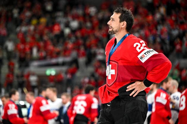 ZURICH, SWITZERLAND - MAY 31: Nino Niederreiter of Switzerland disappointed after the loss during the 2026 IIHF Ice hockey, Eishockey World Championship, WM, Weltmeisterschaft Switzerland Gold Medal game between Switzerland and Finland at Swiss Life Arena on May 31, 2026 in Zurich, Zurich. Zurich Swiss Life Arena Zurich Switzerland Copyright: xJustPictures.ch AndreaxBrancax jp-en-EuSpIm-JP7_ANB_SuiFin_31052026_0533