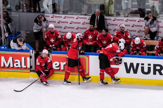 ZURICH, SWITZERLAND - MAY 31: Switzerland squad reacts to loss in the overtime during the 2026 IIHF Ice hockey, Eishockey World Championship, WM, Weltmeisterschaft Switzerland Gold Medal game between Switzerland and Finland at Swiss Life Arena on May 31, 2026 in Zurich, Zurich. Zurich Swiss Life Arena Zurich Switzerland Copyright: xJustPictures.ch JarixPestelaccix jp-en-EuSpIm-_DSC1354-20260531