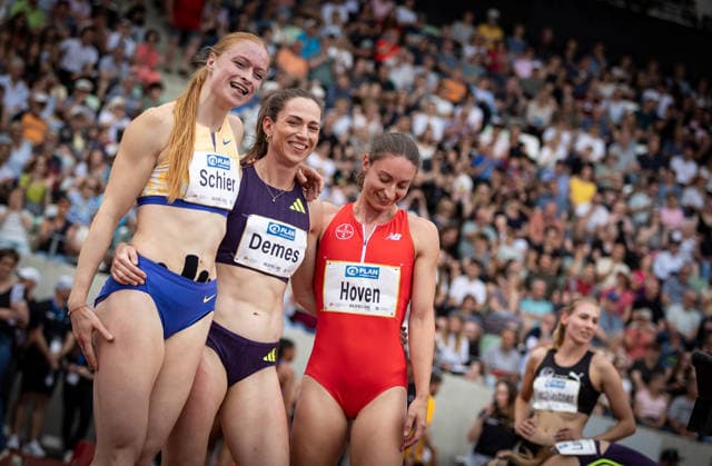 Goldenes Oval; Dresden, 31.05.2026 Freuen sich gemeinsam (von links): Die 400m-Läuferinnen Skadi Schier (GER Germany), Eileen Demes (GER Germany) und Annkathrin Hoven (GER Germany); Leichtathletik-Meeting Goldenes Oval am 31.05.2026 im Heinz-Steyer-Stadion in Dresden (Sachsen). Copyright: xBEAUTIFULxSPORTS R.xSchmittx