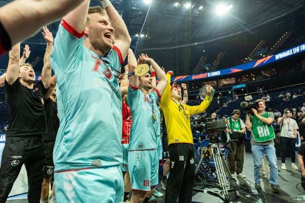 . The Players of MT Melsungen celebrate after the win during the handball final of the Winamax EHF Finals 2026 between THW Kiel and MT Melsungen at Barclays Arena on May 31, 2026 in Hamburg, Germany. -