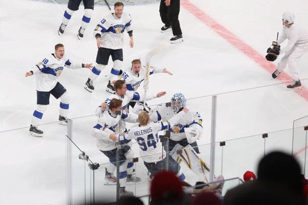 31.05.2026 Swiss Life Arena Zuerich , SCHWEIZ, Herren Eishockey IIHF World Championship, WM, Weltmeisterschaft Zurich 2026 Final SUI - FIN Jubel nach dem Tor von Konsta Helenius (Nr.94 FIN) mit Vili Saerijervi (18), Nikolas Matinpalo (33), Sakari Manninen (65), Janne Kuokkanen (27) und Torwart Justus Annunen (FIN)