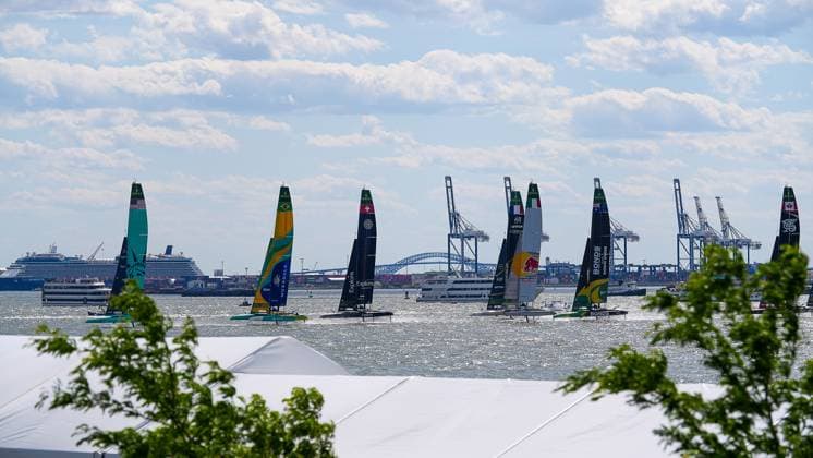 RECORD DATE NOT STATED Australia Wins Mubadala New York Sail Grand Prix in Thrilling Harbor Showdown (SPO) Australia Wins Mubadala New York Sail Grand Prix in Thrilling Harbor Showdown. May 31,2026, Governors Island, New York, USA. The 12-team SailGP fleet competes during the opening race of the Mubadala New York Sail Grand Prix in New York Harbor on Sunday. Credit:Jorge Estrellado Thenews2(Foto: Jorge Estrellado Thenews2 imago images) SPO  Copyright: xJorgexEstrelladox