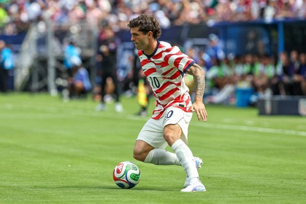 May 31, 2026, Charlotte, North Carolina, USA: United States forward Christian Pulisic (10) controls a ball during an International Friendly, Länderspiel, Nationalmannschaft match between United States and Senegal at Bank of America Stadium in Charlotte, North Carolina Charlotte USA - ZUMAa257 20260531_zsp_a257_003 Copyright: xChrisxArjoonx
