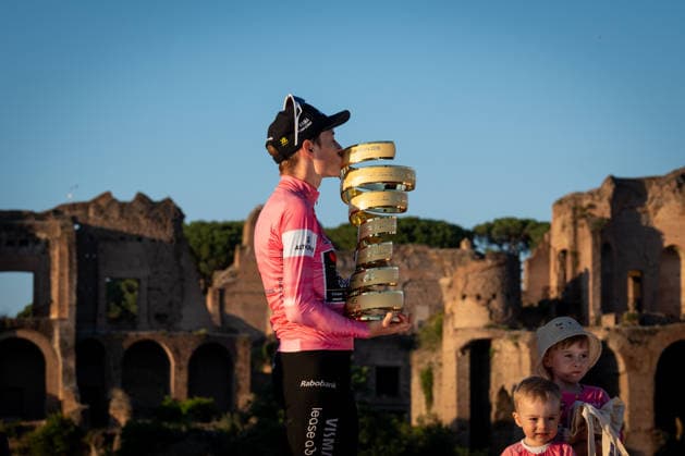 109th Giro d Italia 2026, Stage 21 a 131km stage from Rome to Rome 1289m in Rome, Italy, on 31 May 2026. Jonas Vingegaard of Denmark during award cerimony of the 109th Giro d Italia 2026, Stage 21 a 131km stage from Rome to Rome 1289m in Rome, Italy, on 31 May 2026., Credit:Stefano Costantino TTL Stefano Costantino Avalon Italy, Rome  Copyright: xStefanoxCostantinoxTTLx xStefanoxCostantinox xAvalonx 1107026495