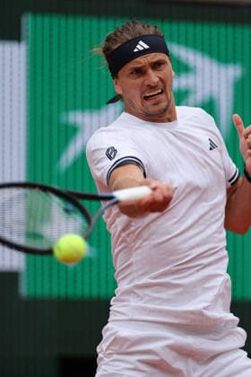 (260601) -- PARIS, June 1, 2026 -- Alexander Zverev hits a return during the men s singles 4th round match between Alexander Zverev of Germany and Jesper de Jong of the Netherlands at the French Open tennis tournament at Roland Garros, Paris, France, May 31, 2026. ) (SP)FRANCE-PARIS-TENNIS-FRENCH OPEN-MEN S SINGLES-4TH ROUND WuxHuiwo 