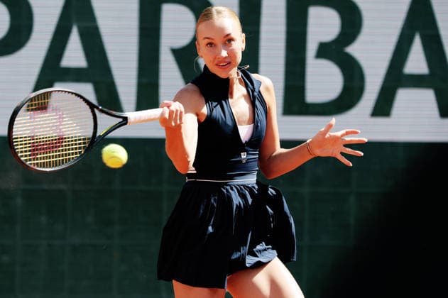 TENNIS - French Open 2026 PARIS,FRANCE,01.JUN.26 - TENNIS - WTA, Tennis Damen Tour, French Open, Roland Garros, Grand Slam. Image shows Anastasia Potapova (AUT).  GEPAxpictures xMatthiasxHauer