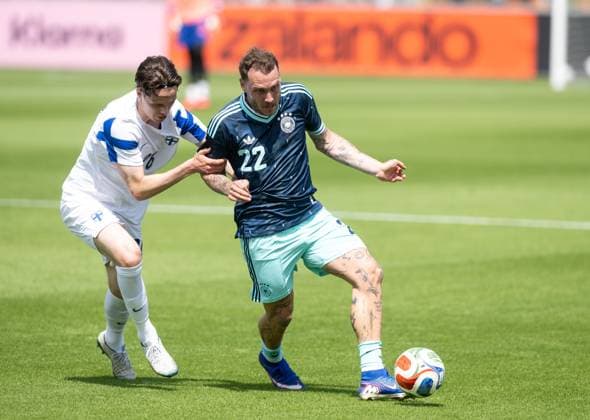 Fußball, Herren, Saison 2025 2026, DFB-Campus in Frankfurt, Training der deutschen Nationalelf, Testspiel der Reservisten gegen Finnland über 2 x 25 Minuten, v. l. Casper Terho (Finnland), David Raum (Deutschland), 01.06. 2026, Copyright: xMatthiasxKochx