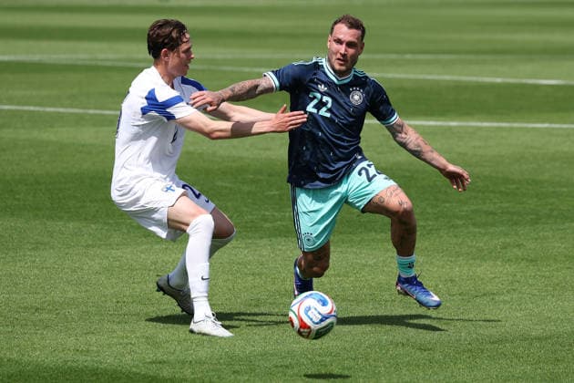 FRANKFURT AM MAIN, DEUTSCHLAND – 01. Juni 2026 Die deutsche Nationalmannschaft verabschiedet sich beim offiziellen Abschiedsevent am DFB-Campus vor der Abreise zur FIFA Fußball-Weltmeisterschaft 2026 in den USA v.l., Jaakko Oksanen (Finnland), David Raum (Germany) in action, with the ball Frankfurt am Main DFB Campus Deutschland Copyright: xJoaquimxFerreirax