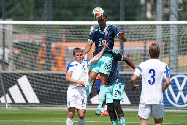 Kopfball Malick Thiaw (Deutschland Germany) gegen Naatan Skytta (Finnland) - Frankfurt 01.06.2026: Deutsche Nationalmannschaft verabschiedet sich mit öffentlichem Training aus Deutschland