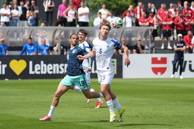 Tenho (Finnland) klärt gegen Leroy Sane (Deutschland Germany) - Frankfurt 01.06.2026: Deutsche Nationalmannschaft verabschiedet sich mit öffentlichem Training aus Deutschland