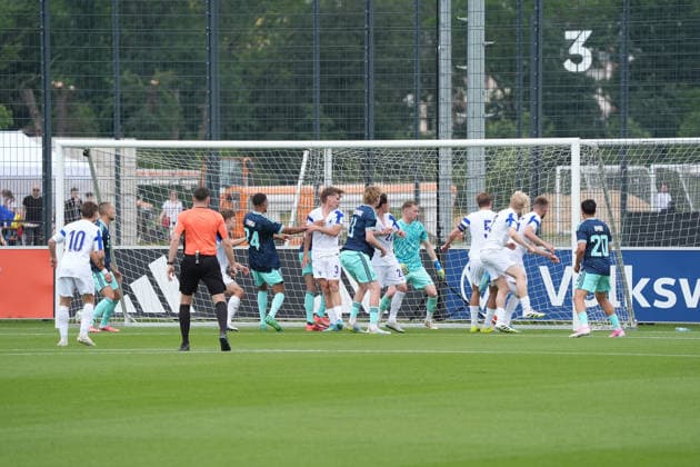 Eigentor Tenho (Finnland) zum 1:0 - Frankfurt 01.06.2026: Deutsche Nationalmannschaft verabschiedet sich mit öffentlichem Training aus Deutschland