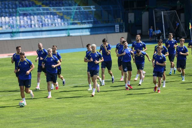 Open training session of the Bosnia and Herzegovina national football team in Sarajevo SARAJEVO, BOSNIA AND HERZEGOVINA – JUNE 1: Players of the Bosnia and Herzegovina national football team take part in an open training session in front of fans at Grbavica Stadium in Sarajevo, Bosnia and Herzegovina, on June 1, 2026. Elman Omic Anadolu Sarajevo Bosnia and Herzegovina. Editorial use only. Please get in touch for any other usage.  Copyright: x2026xAnadoluxElmanxOmicx