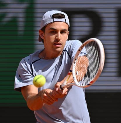 2026 French Open, Roland-Garros - Day 9 PARIS, FRANCE - JUNE 1: Zachary Svajda of the United States in action against Flavio Cobolli (not seen) of Italy during their men s fourth-round match on Day Nine of the 2026 French Open tennis tournament at the Roland-Garros Complex in Paris on June 1, 2026. Mustafa Yalcin Anadolu Paris France. Editorial use only. Please get in touch for any other usage.  Copyright: x2026xAnadoluxMustafaxYalcinx