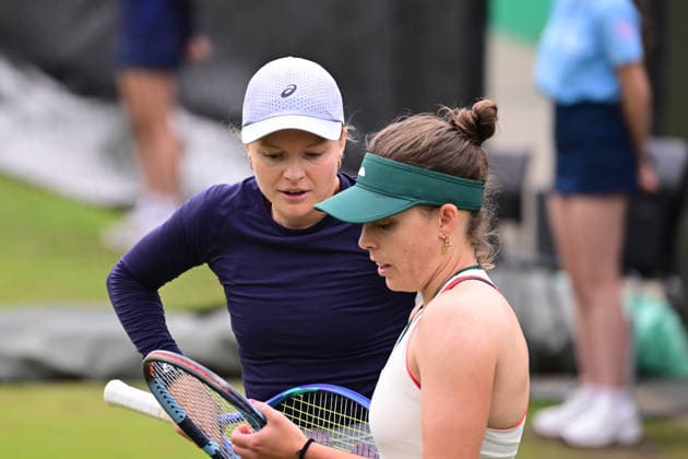 Tennis WTA125 ATP, Tennis Herren Challenger Lexus Birmingham Open Harriet Dart of Great Britain chats to playing partner Maia Lumsden during the Lexus Birmingham Open tennis tournament at Edgbaston Priory Club, Birmingham, UK on 1 June 2026. Birmingham Edgbaston Priory Club West Midlands UK Editorial use only , Copyright: xDennisxGoodwinx PSI-24319-0008