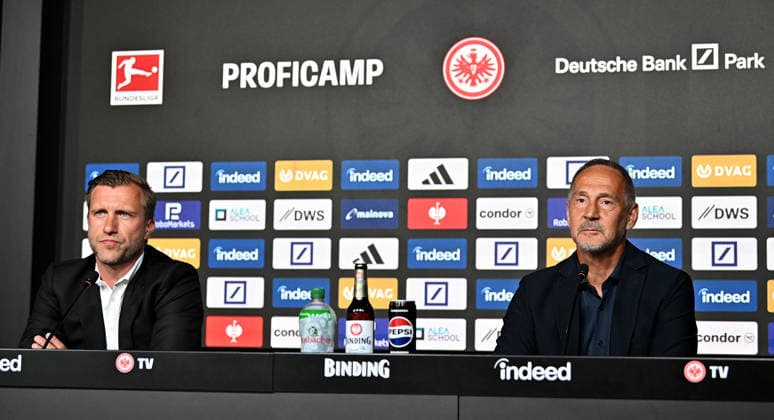 01.06.2026, xfux, Fussball 1.Bundesliga, Eintracht Frankfurt - Pressekonferenz zur Vorstellung von Adolf Adi Hütter Huetter als neuen Cheftrainer v.l. Vorstand Markus Kroesche Krösche Director of Sports (Eintracht Frankfurt), Trainer Adolf Adi Hütter Huetter (Eintracht Frankfurt) zautz (DFL DFB REGULATIONS PROHIBIT ANY USE OF PHOTOGRAPHS as IMAGE SEQUENCES and or QUASI-VIDEO) Frankfurt am Main