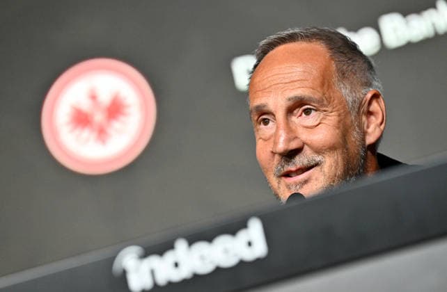 01.06.2026, xfux, Fussball 1.Bundesliga, Eintracht Frankfurt - Pressekonferenz zur Vorstellung von Adolf Adi Hütter Huetter als neuen Cheftrainer v.l. Trainer Adolf Adi Hütter Huetter (Eintracht Frankfurt) zautz (DFL DFB REGULATIONS PROHIBIT ANY USE OF PHOTOGRAPHS as IMAGE SEQUENCES and or QUASI-VIDEO) Frankfurt am Main