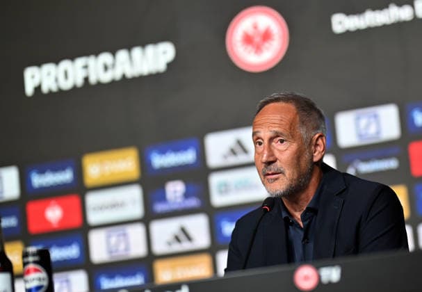 01.06.2026, xjhx, Fussball 1.Bundesliga, Eintracht Frankfurt - Pressekonferenz Cheftrainer Adi Hütter v.l. Trainer Adolf Adi Hütter (Eintracht Frankfurt) Frankfurt am Main