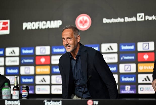 01.06.2026, xjhx, Fussball 1.Bundesliga, Eintracht Frankfurt - Pressekonferenz Cheftrainer Adi Hütter v.l. Trainer Adolf Adi Hütter (Eintracht Frankfurt) Frankfurt am Main