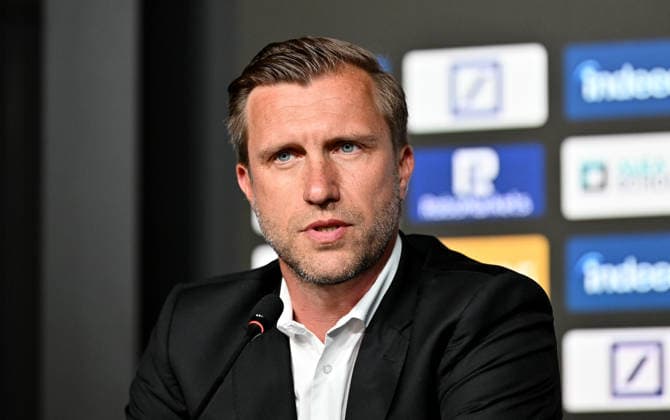 01.06.2026, xfux, Fussball 1.Bundesliga, Eintracht Frankfurt - Pressekonferenz zur Vorstellung von Adolf Adi Hütter Huetter als neuen Cheftrainer v.l. Vorstand Markus Kroesche Krösche Director of Sports (Eintracht Frankfurt) (DFL DFB REGULATIONS PROHIBIT ANY USE OF PHOTOGRAPHS as IMAGE SEQUENCES and or QUASI-VIDEO) Frankfurt am Main