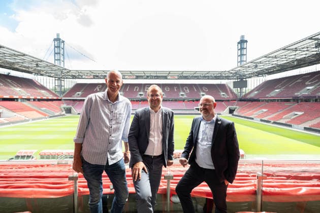 Pressetermin Photovoltaik-Anlage auf dem RheinEnergieSTADION mit Stephan Segbers (Vertriebsvorstand RheinEnergie), Lutz Wingerath (Geschäftsführer Kölner Sportstätten) und Jörn Stobbe (Präsident 1. FC Köln), 01.06.2026 Köln Nordrhein-Westfalen Deutschland