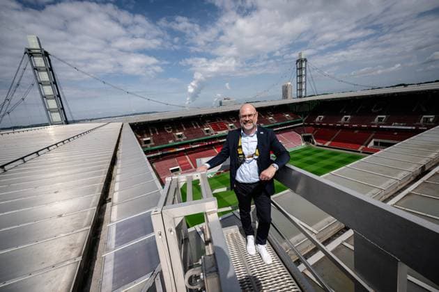 Pressetermin Photovoltaik-Anlage auf dem RheinEnergieSTADION mit Stephan Segbers (Vertriebsvorstand RheinEnergie), Lutz Wingerath (Geschäftsführer Kölner Sportstätten) und Jörn Stobbe (Präsident 1. FC Köln), 01.06.2026 Köln Nordrhein-Westfalen Deutschland