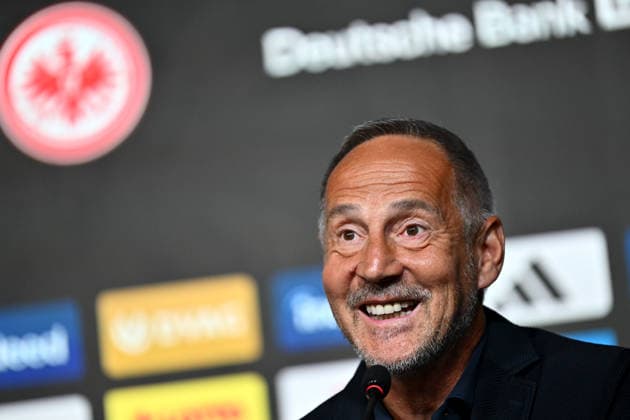 01.06.2026, xfux, Fussball 1.Bundesliga, Eintracht Frankfurt - Pressekonferenz zur Vorstellung von Adolf Adi Hütter Huetter als neuen Cheftrainer v.l. Trainer Adolf Adi Hütter Huetter (Eintracht Frankfurt) zautz (DFL DFB REGULATIONS PROHIBIT ANY USE OF PHOTOGRAPHS as IMAGE SEQUENCES and or QUASI-VIDEO) Frankfurt am Main
