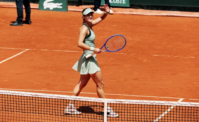 TENNIS - French Open 2026 PARIS,FRANCE,01.JUN.26 - TENNIS - WTA, Tennis Damen Tour, French Open, Roland Garros, Grand Slam. Image shows the rejoicing of Anna Kalinskaya (RUS).  GEPAxpictures xMatthiasxHauer