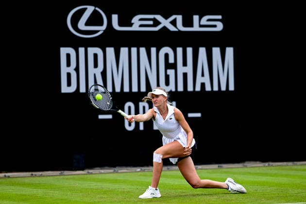 Tennis WTA125 ATP, Tennis Herren Challenger Lexus Birmingham Open Elvina Kalieva of the USA returns during the Lexus Birmingham Open tennis tournament at Edgbaston Priory Club, Birmingham, UK on 1 June 2026. Birmingham Edgbaston Priory Club West Midlands UK Editorial use only , Copyright: xDennisxGoodwinx PSI-24319-0062