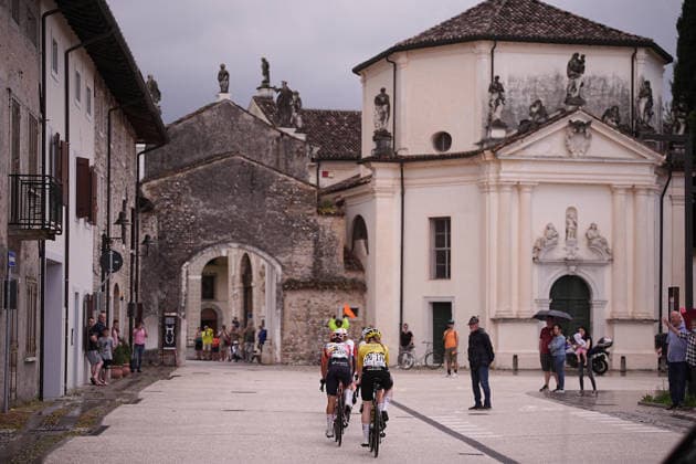 The pack rides during Stage 3 of the Giro d™Italia Women, from Bibione to Buja, Italy, Monday, June 1, 2026  Copyright: xMarcoxAlpozzi LaPressex