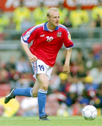960626 Football, UEFA EURO, EM, Europameisterschaft,Fussball 1996 (England), Semifinal, France - Czech Republic 5-6 (after penalty shootout): Karel Rada of Czech Republic. Photo: BILDBYRAN M023_13 960626fratje m023_13 semifinal frankrike tjeckien semifinal france v czech republic czechia 960626 dia bbeng em em96 em 96 em 1996 em1996 fotboll football soccer euro uefa euro 1996 euro1996 euro96 european championships europamästerskap old trafford manchester june 26 1996 *** 960626 Football, Uefa EURO 1996 England , Semifinal, France Czech Republic 5 6 after penalty shootout Karel Rada of Czech Republic Photo BILDBYRAN M023 13 960626fratje m023 13 semifinal france czech republic semifinal france v czech republic czechia 960626 dia bbeng em em96 em 96 em 1996 em1996 football soccer euro uefa euro 1996 euro1996 euro96 european championships european championships old trafford manchester june 26 1996  Copyright: BILDBYRAN BB960626BB010