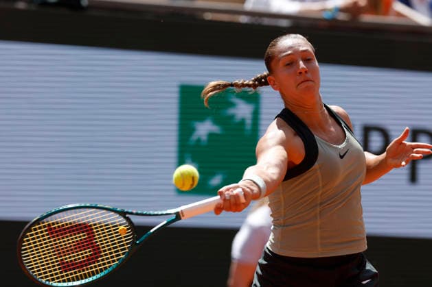 June 1, 2026, Paris, Paris, France: Diane PARRY (FRA) in action during the tennis Grand Slam of Roland Garros 2026, at Roland Garros Stadium - on June 31 1st 2026 .Paris - France Paris France - ZUMAb253 20260601_zsp_b253_070 Copyright: xLoicxBaratouxx