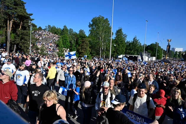 LKS 20260601 Finnish Ice hockey, Eishockey fans gathered to celebrate with Team Finland IIHF Ice Hockey World Champion 2026, in Helsinki, Finland on June 1, 2026. Finland won the IIHF Ice Hockey Men s World Championship, WM, Weltmeisterschaft final match between Switzerland and Finland in Zurich on Sunday. - JUSSI NUKARI Helsinki Finland 3SpvgvC5UXc  Copyright: xJussixNukarix 3SpvgvC5UXc