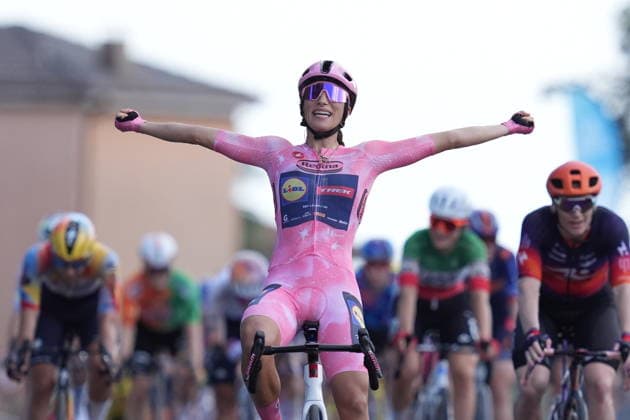 Italy™s Elisa Balsamo of Lidl - Trek™s pink jersey stage winner. during Stage 3 of the Giro d™Italia Women, from Bibione to Buja, Italy, Monday, June 1, 2026  Copyright: xDavidexSpada LaPressex
