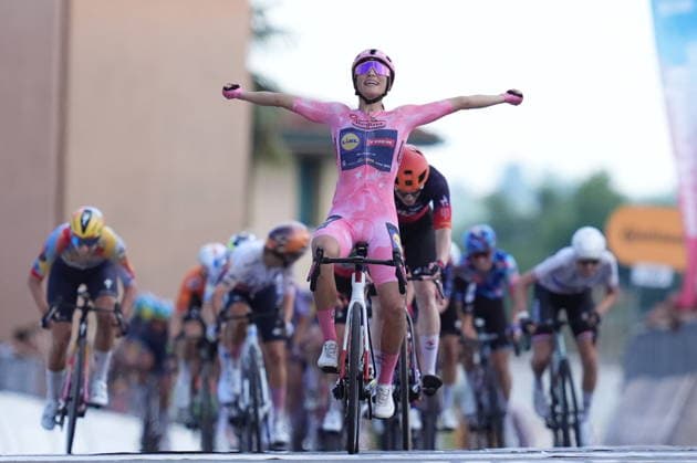 Italy™s Elisa Balsamo of Lidl - Trek™s pink jersey stage winner during Stage 3 of the Giro d™Italia Women, from Bibione to Buja, Italy, Monday, June 1, 2026  Copyright: xDavidexSpada LaPressex