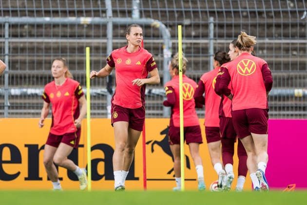 COLOGNE, GERMANY - JUNE 01: Klara Buehl (Bühl, Buhl, Germany) warming up during a training session prepare for the UEFA European Qualifiers for the FIFA Women™s World Cup 2027 between Germany vs. Norway at Sportpark Hoehenberg on June 01, 2026 in Mainz, Germany. North Rhine Westphalia Germany Copyright: xSteffiexWunderlx