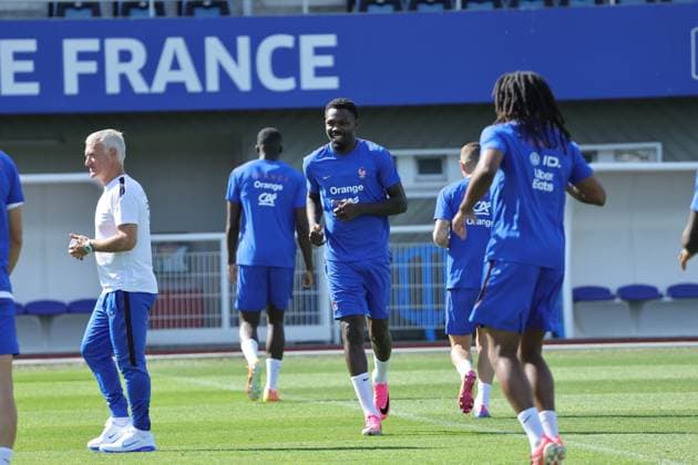 Entraînement de l’Equipe de France de Football PHOTOPQR LE PARISIEN Olivier Arandel (Staff) ; Clairefontaine ; 01 06 2026 ; Clairefontaine, France Lundi 1er juin 2026 Sports Football Équipe de France Préparation de la Coupe du Monde Fifa 2026 Entraînement ouvert au public de l’Equipe de France de Football Didier Deschamps, sélectionneur de l Equipe de France et Marcus Thuram LP Olivier Arandel Clairefonatine, France, June 1st 2026. France national team, Nationalteam training session
