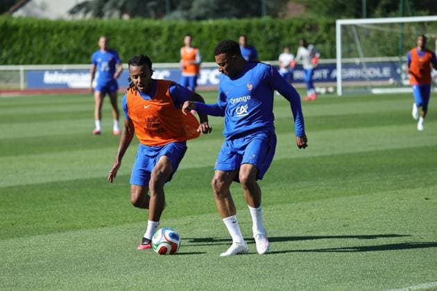 Entraînement de l’Equipe de France de Football PHOTOPQR LE PARISIEN Olivier Arandel (Staff) ; Clairefontaine ; 01 06 2026 ; Clairefontaine, France Lundi 1er juin 2026 Sports Football Équipe de France Préparation de la Coupe du Monde Fifa 2026 Entraînement ouvert au public de l’Equipe de France de Football Jules Koundé et Kylian Mbappé LP Olivier Arandel Clairefontaine, France, June 1st 2026. France national team, Nationalteam training session