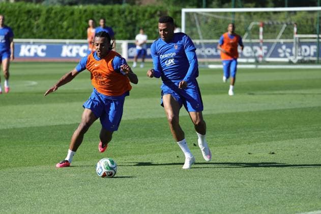Entraînement de l’Equipe de France de Football PHOTOPQR LE PARISIEN Olivier Arandel (Staff) ; Clairefontaine ; 01 06 2026 ; Clairefontaine, France Lundi 1er juin 2026 Sports Football Équipe de France Préparation de la Coupe du Monde Fifa 2026 Entraînement ouvert au public de l’Equipe de France de Football Jules Koundé et Kylian Mbappé LP Olivier Arandel Clairefontaine, France, June 1st 2026. France national team, Nationalteam training session