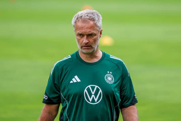 Köln, Deutschland: 01.06. 2026 - Training der DFB Frauen - Vorbereitung Länderspiel Deutschland vs. Norwegen für WM Qualifikation 2027 Im Bild: Bundestrainer Christian Wück Wueck (Deutschland) Copyright: HMBxMedia MadeleinexFantini