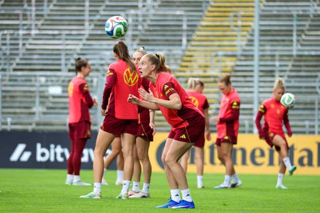 Köln, Deutschland: 01.06. 2026 - Training der DFB Frauen - Vorbereitung Länderspiel Deutschland vs. Norwegen für WM Qualifikation 2027 Im Bild: Janina Minge (Deutschland) Copyright: HMBxMedia MadeleinexFantini