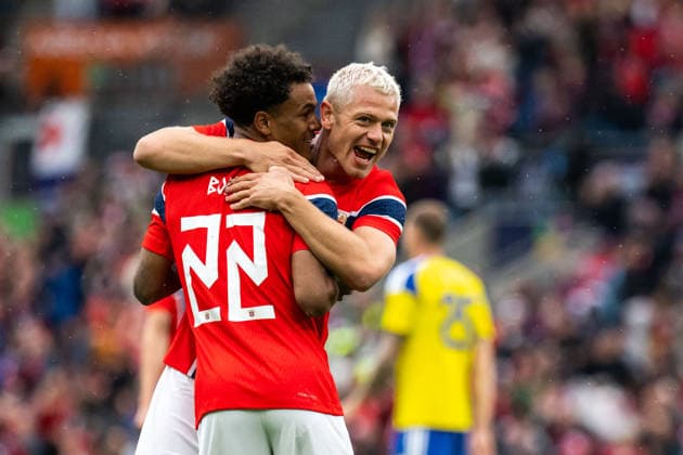 260601 Julian Ryerson of Norway celebrates with Oscar Bobb after 1-0 during the International Friendly, Länderspiel, Nationalmannschaft football match between Norway and Sweden on June 1, 2026 in Oslo. Photo: Joel Marklund BILDBYRAN kod JM JM0820 bbeng fotboll football soccer fotball träningslandskamp privatlandskamp landskamp international friendly norge norway sverige sweden sverige a jubel Copyright: JOELxMARKLUND BB260601JM043