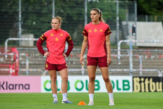 Köln, Deutschland: 01.06. 2026 - Training der DFB Frauen - Vorbereitung Länderspiel Deutschland vs. Norwegen für WM Qualifikation 2027 Im Bild: v.li. Lisanne Gräwe Graewe (Deutschland) und Selina Cerci (Deutschland) Copyright: HMBxMedia MadeleinexFantini